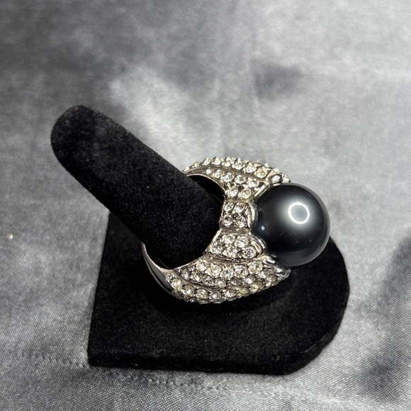 Kenneth Jay Lane Black and Silver Statement Ring - Picture 2 of 8